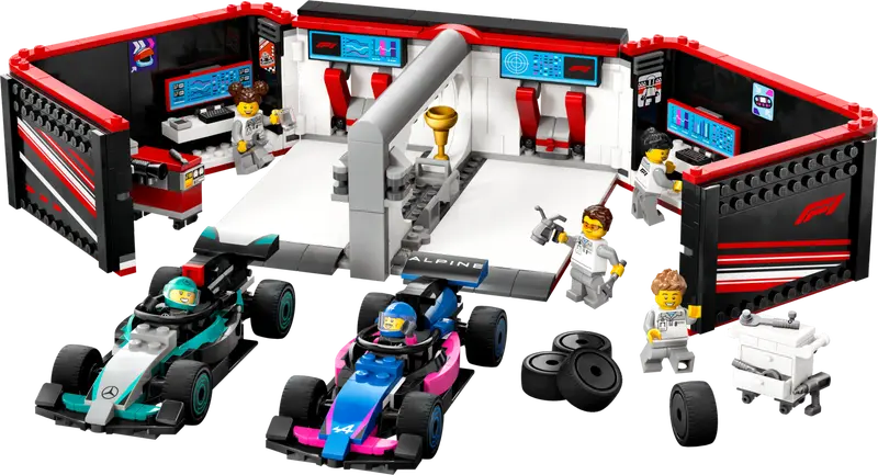 F1® Garage mit Mercedes-AMG & Alpine Rennautos
